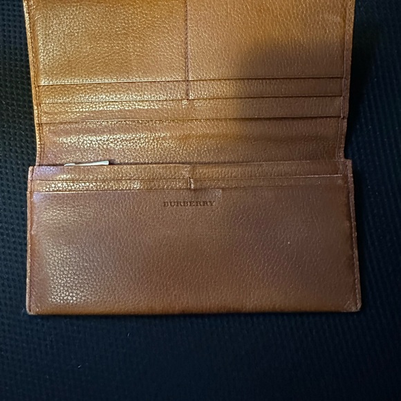 Burberry long wallet in Carmel. EUC with beautiful interior. See all pics. - Picture 3 of 9